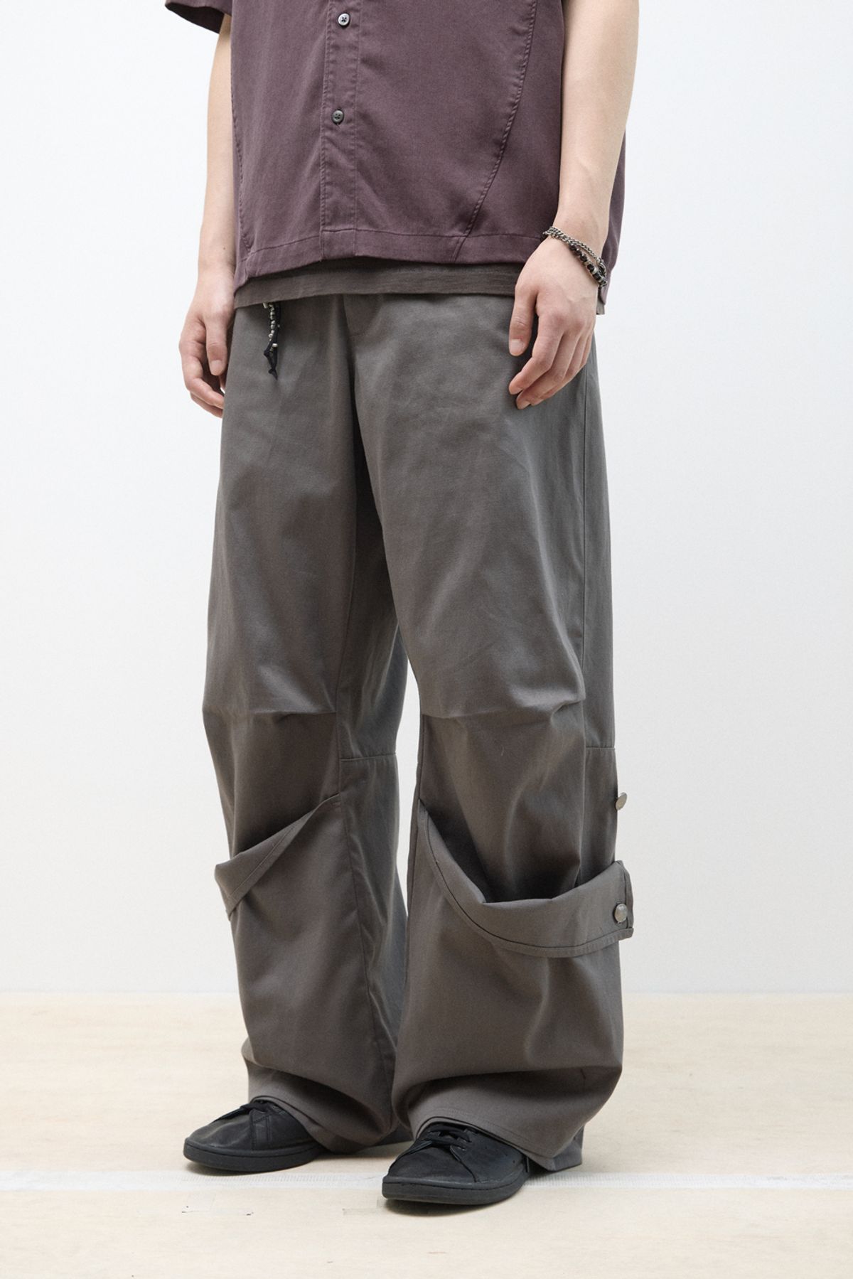 해칭룸(HATCHINGROOM) Armor Pants Mud Brown