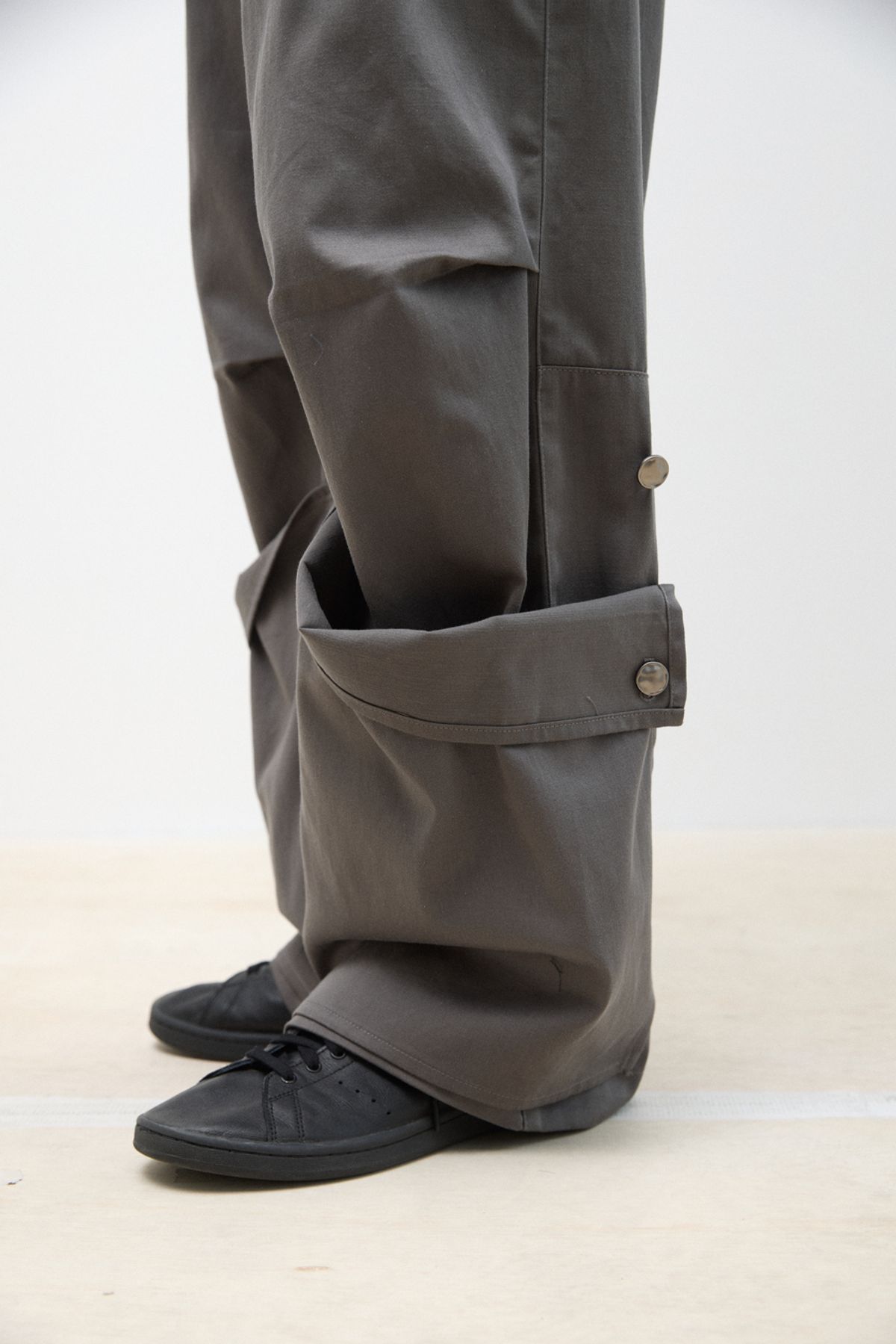 해칭룸(HATCHINGROOM) Armor Pants Mud Brown