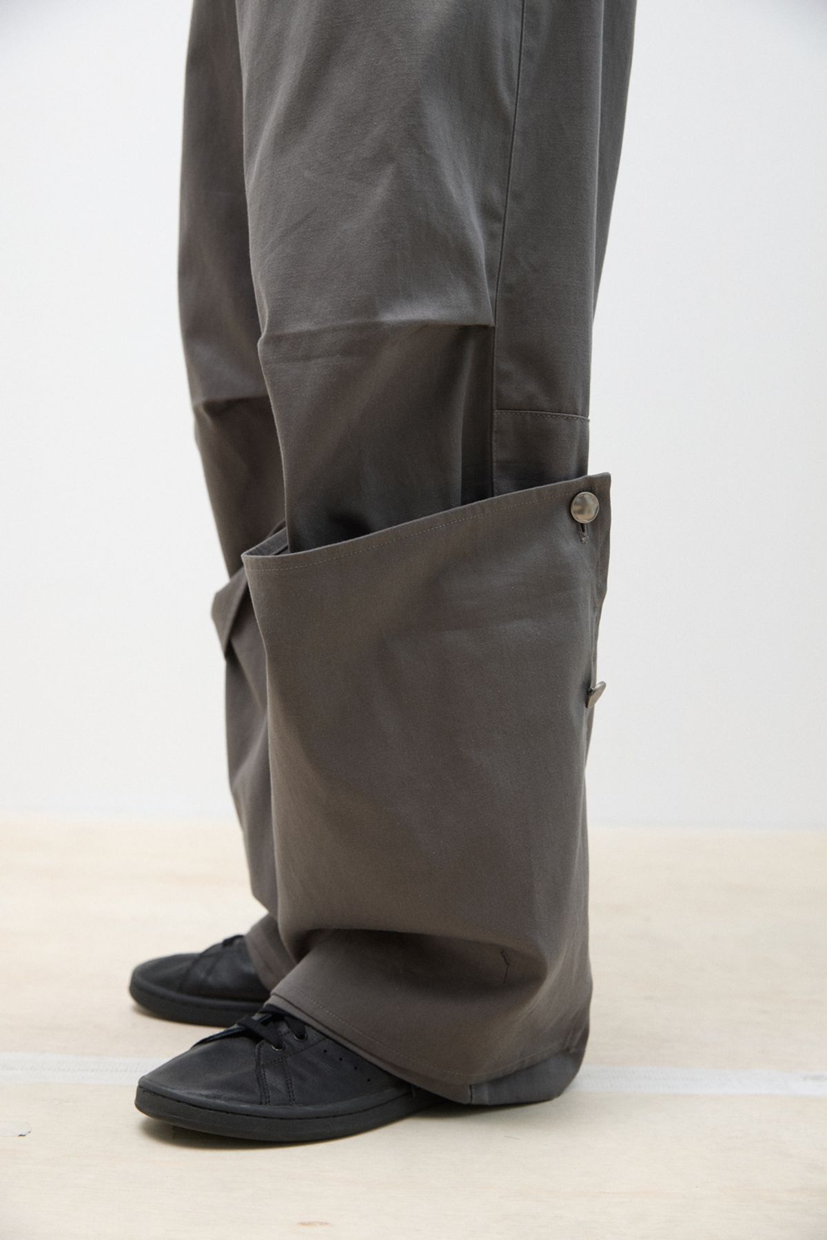해칭룸(HATCHINGROOM) Armor Pants Mud Brown