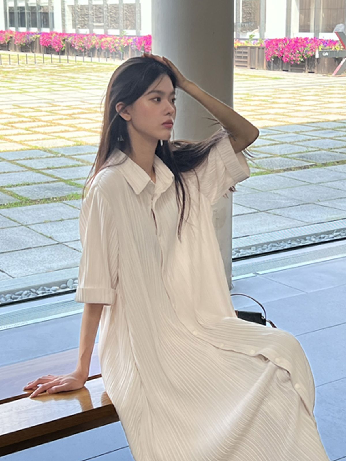 메르메르(MER MER) (2컬러) 플리츠 카라 롱 셔츠 드레스_블랙/아이보리