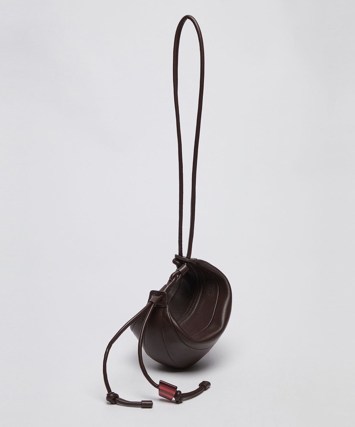 아카이브앱크(ARCHIVEPKE) Small fling bag(Choco spread)_OVBAX26001DKB