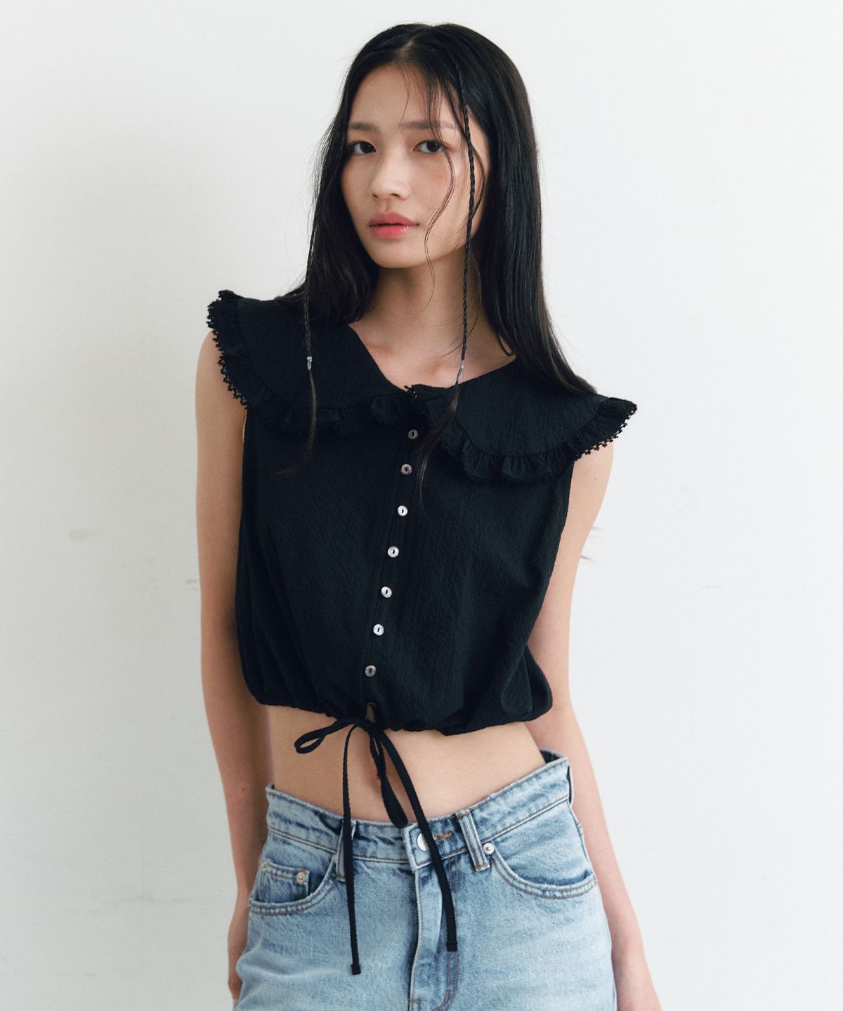 쎄미(SSEMI) FRILL COLLAR SLEEVELESS BLOUSE(BK)