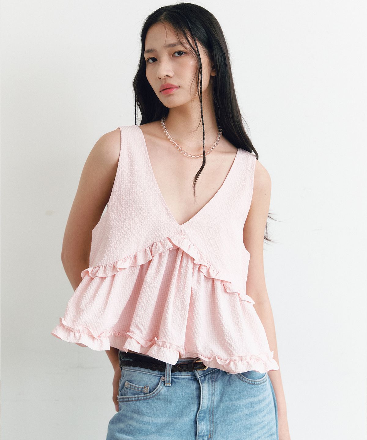쎄미(SSEMI) V-NECK FRILL SLEEVELESS BLOUSE(PK)