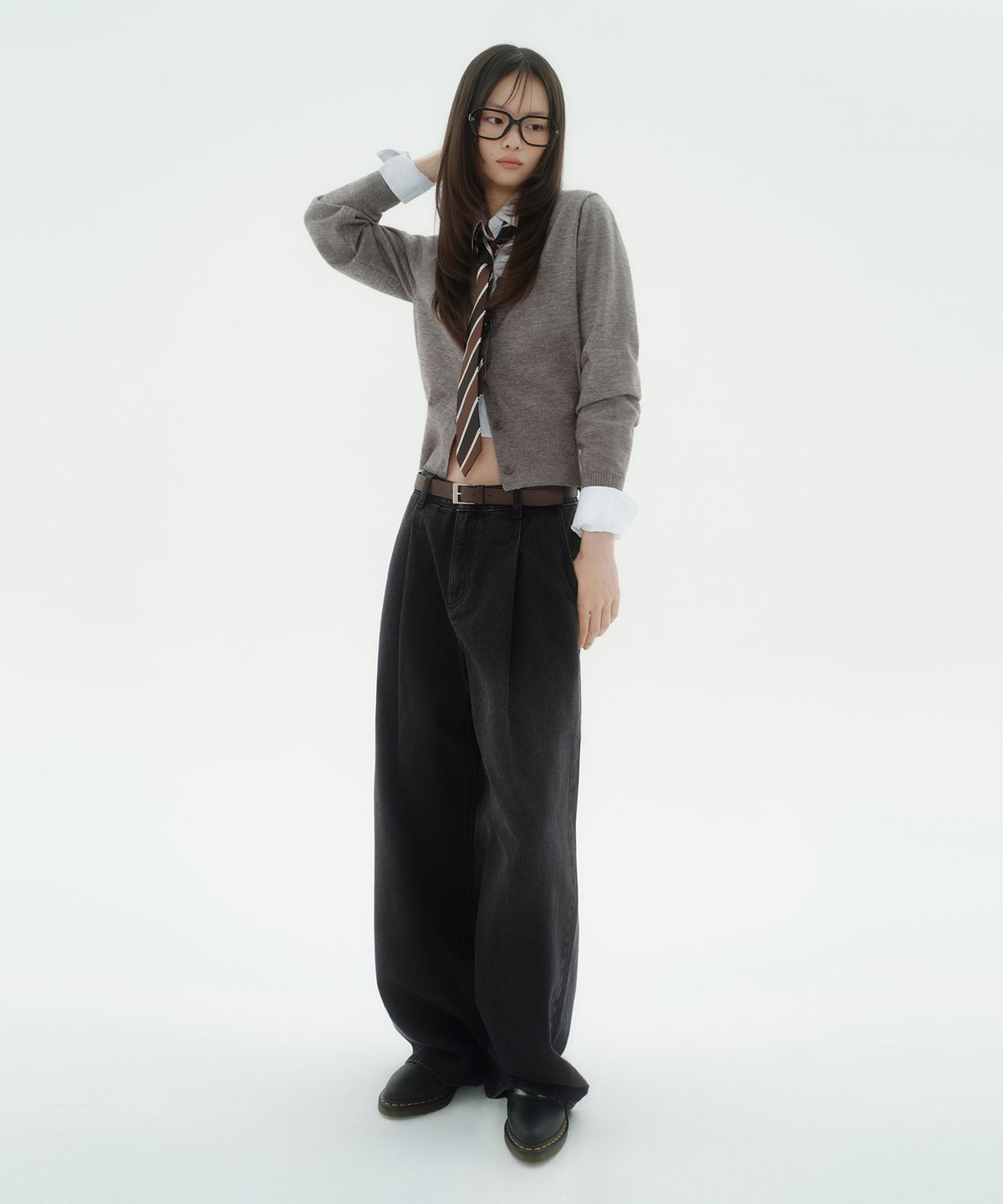 무신사 스탠다드 우먼(MUSINSA STANDARD WOMAN) 우먼즈 딥 턱 엑스트라 와이드 데님 팬츠 [워시드 블랙]