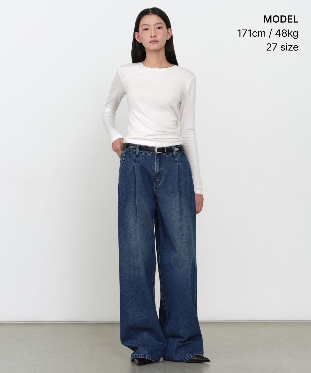무신사 스탠다드 우먼(MUSINSA STANDARD WOMAN) 우먼즈 딥 턱 엑스트라 와이드 데님 팬츠 [미디엄 인디고]