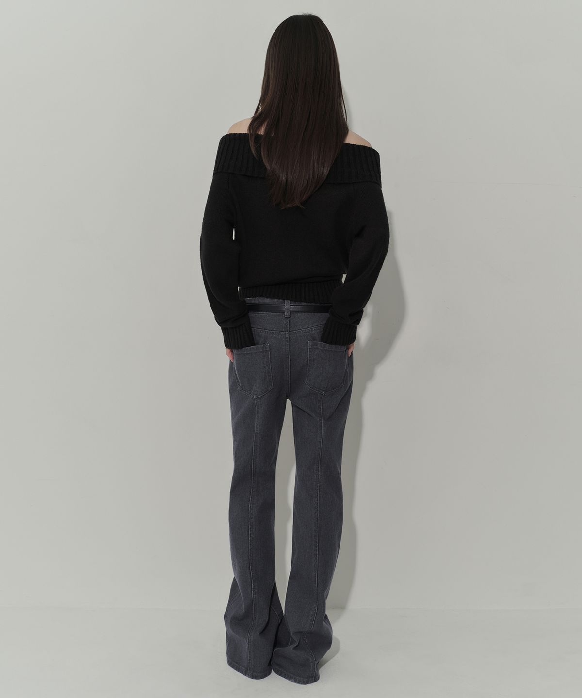 무신사 스탠다드 우먼(MUSINSA STANDARD WOMAN) 우먼즈 피그먼트 패널드 플레어 데님 팬츠 [차콜 그레이]