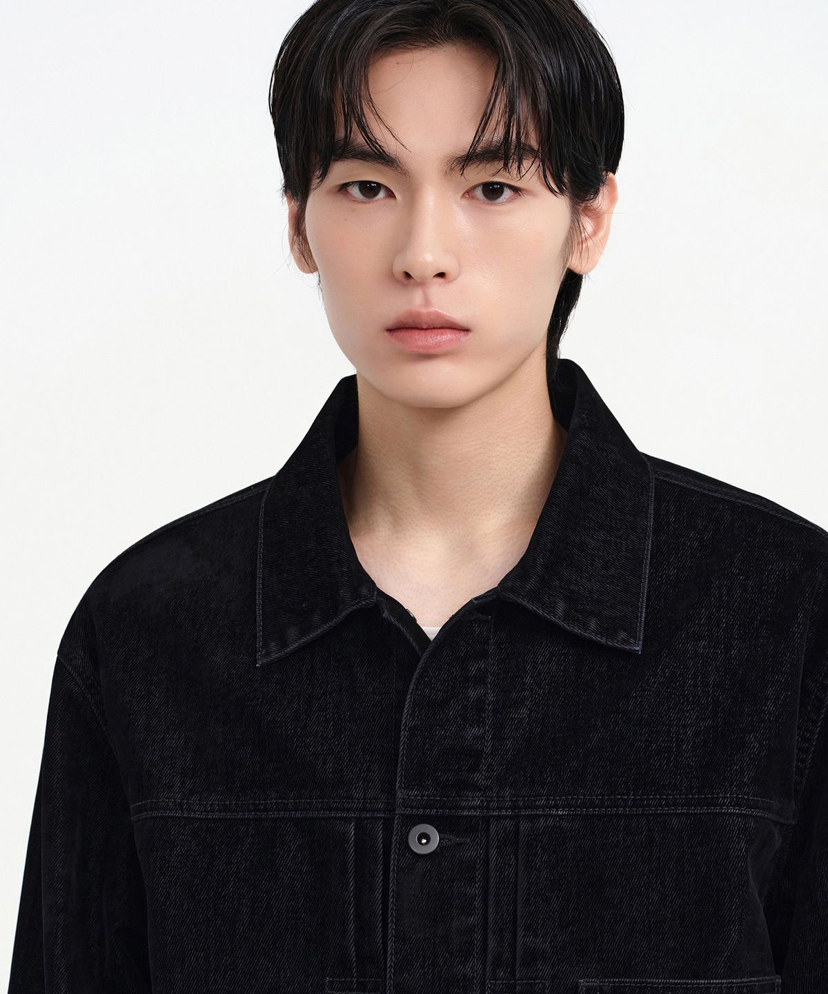 무신사 스탠다드(MUSINSA STANDARD) 벨벳 릴렉스드 데님 트러커 재킷 [블랙]