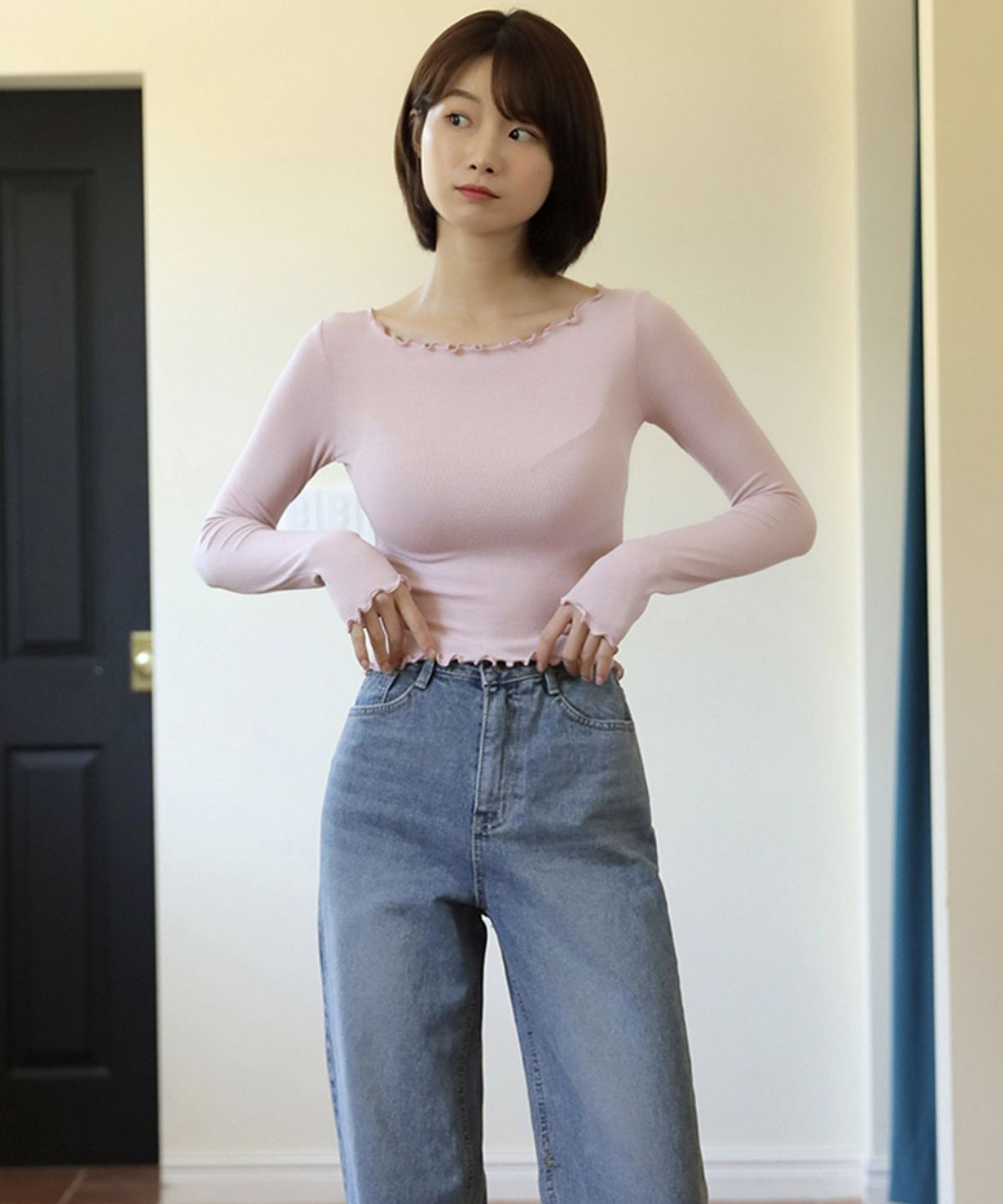 빼빼(BBAEBBAE) 물결 라인 골지 슬림 긴팔 티셔츠