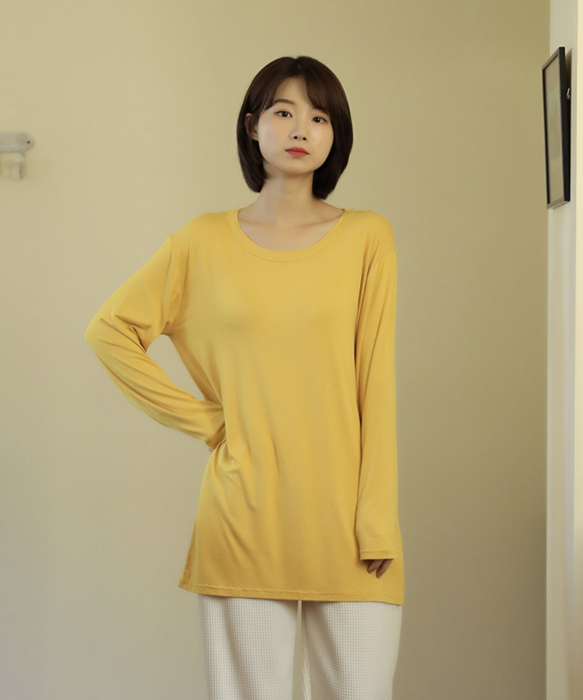 빼빼(BBAEBBAE) 라운드넥 루즈핏 스판 롱 티셔츠