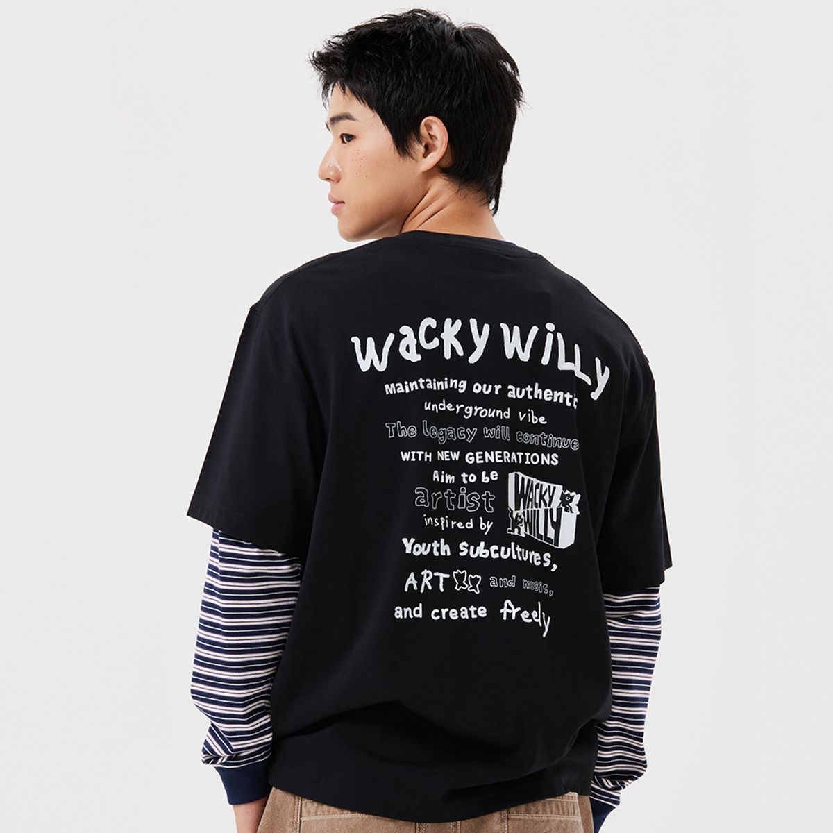 와키윌리(WACKY WILLY) 타이포 아트웍 포인트 반팔 티셔츠 (2 colors)