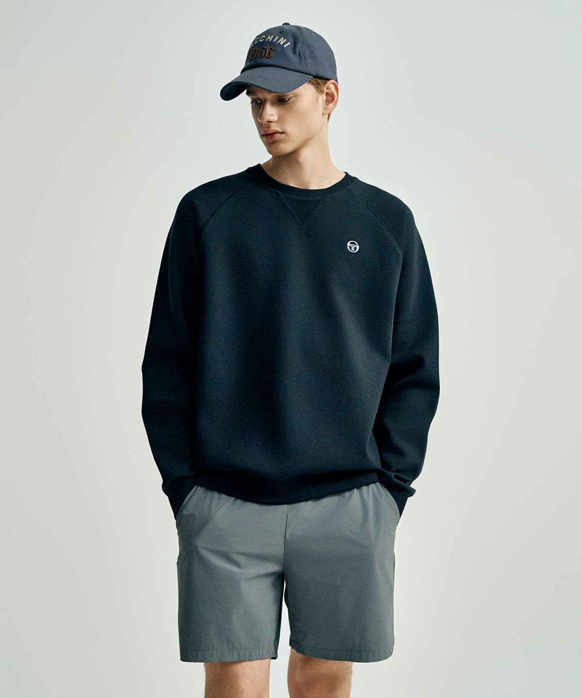 세르지오 타키니(SERGIO TACCHINI) U 쿠쉬라이트 베이직 맨투맨 (Black)