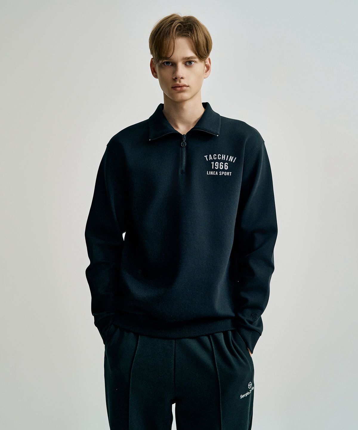 세르지오 타키니(SERGIO TACCHINI) U 쿠쉬라이트 하프집 (Black)