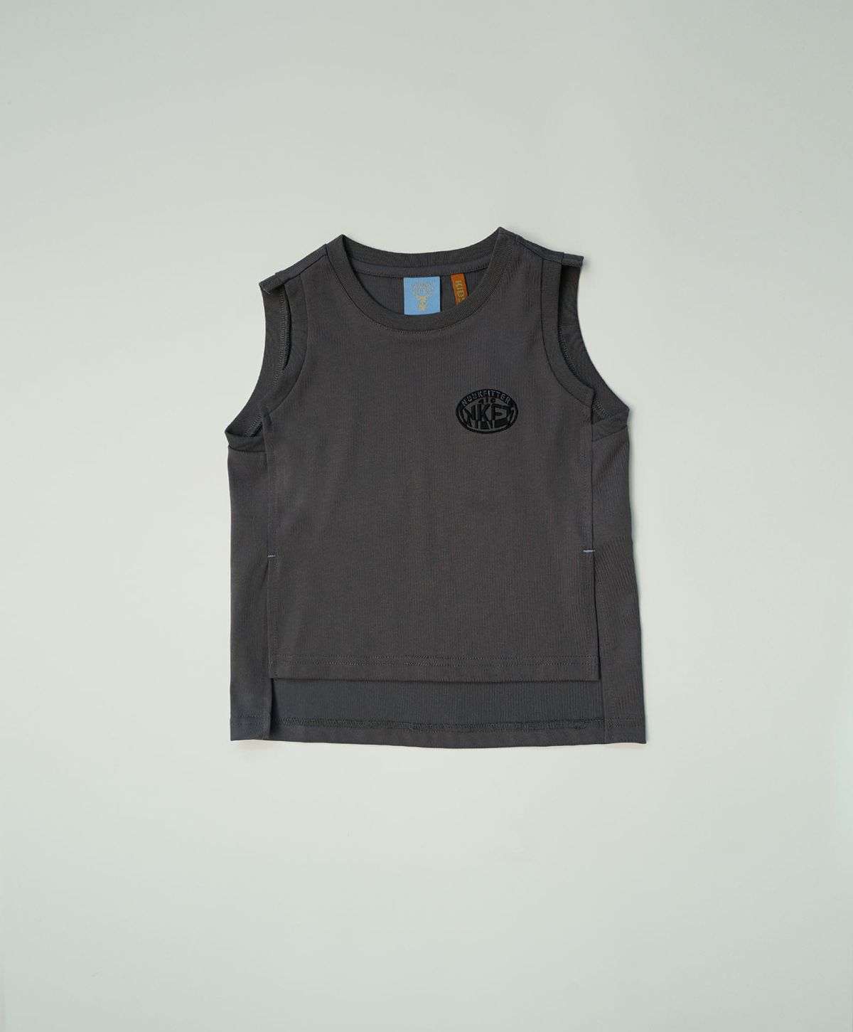 누크피터(NUUKFITTER) NKFT SLIT SLEEVELESS_KIDS [GRAY]