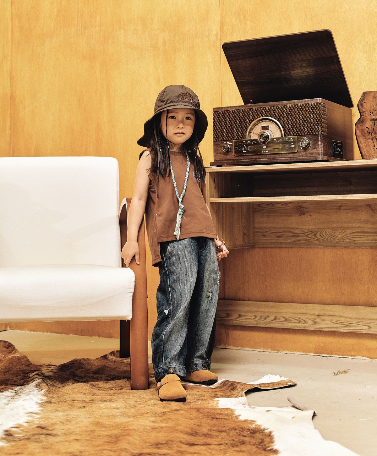 누크피터(NUUKFITTER) NKFT SLIT SLEEVELESS_KIDS [BROWN]