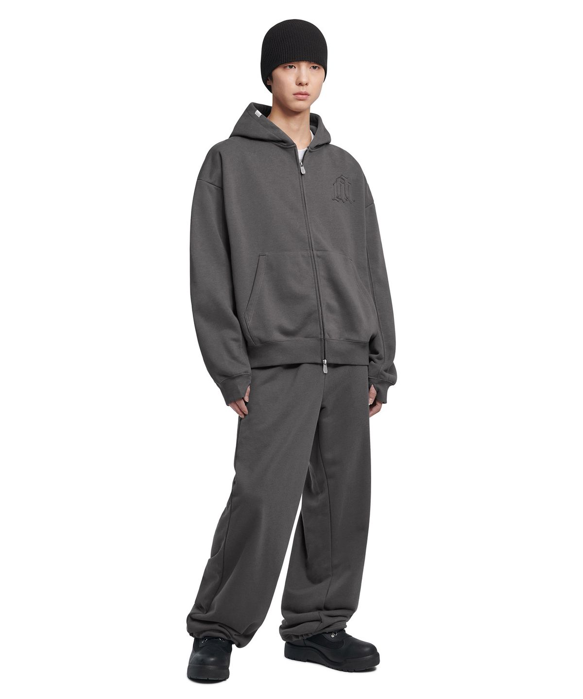 노매뉴얼(NOMANUAL) OVERLAY LOGO SWEATPANTS - CHARCOAL