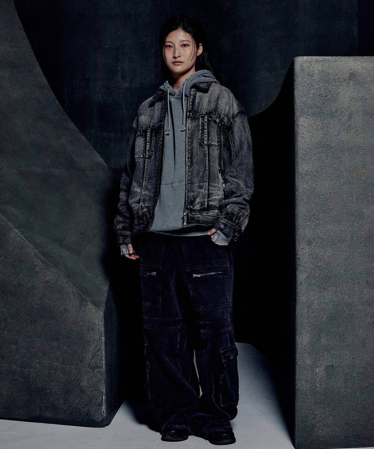 노매뉴얼(NOMANUAL) MULTI CARGO SWEATPANTS - WASHED BLACK