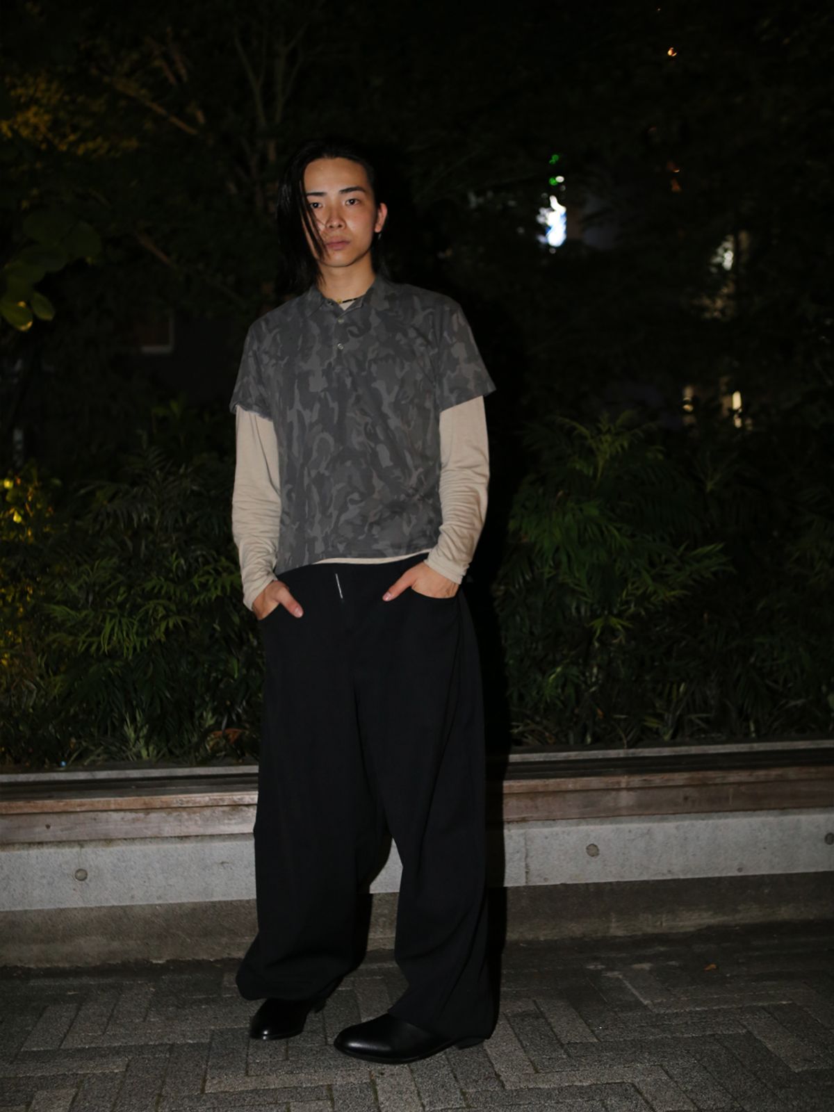고저(GOZER) CAMO COLLAR HALF T-SHIRT_DARK