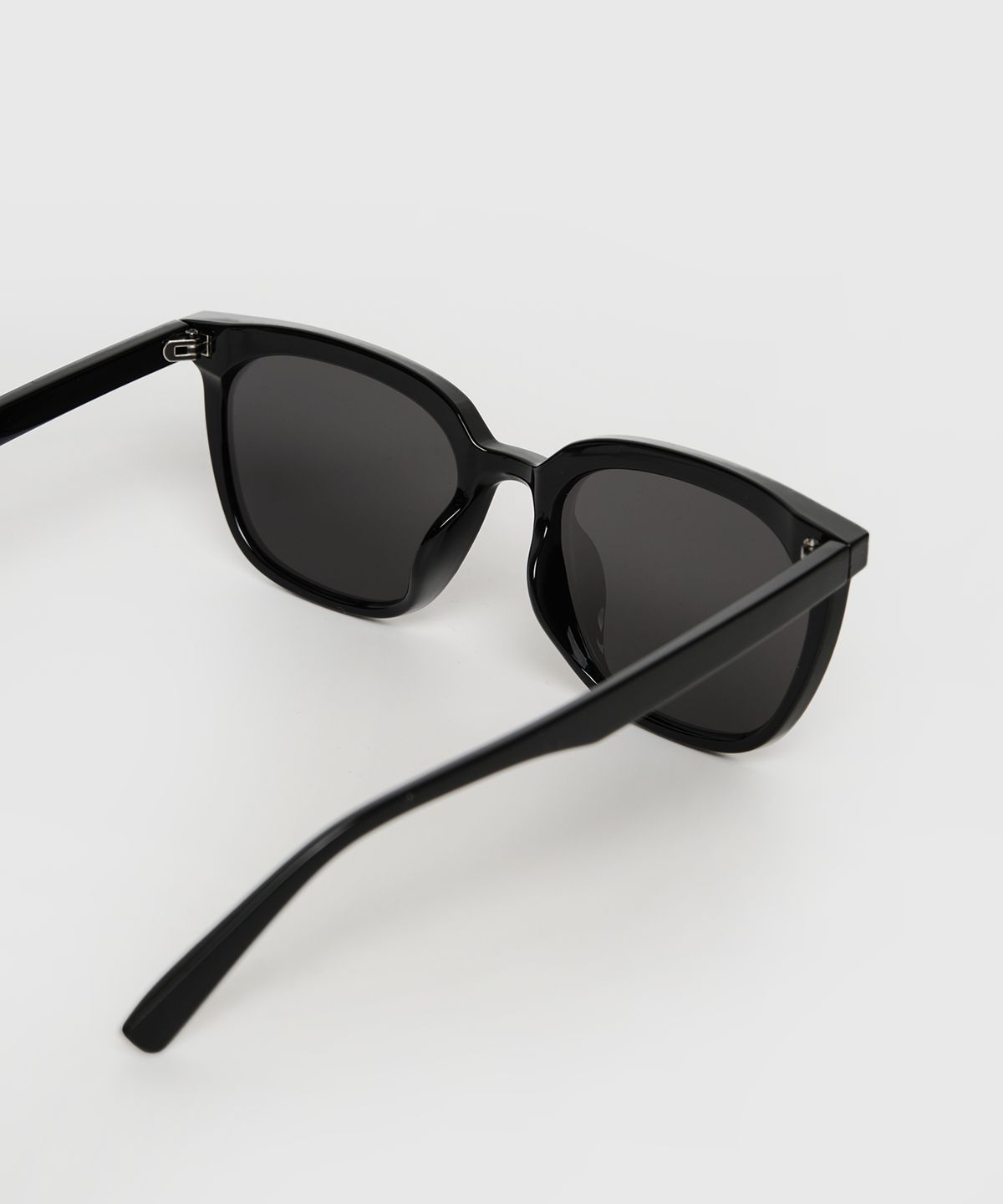 투큐브(2CUBE) Lily Dot Sunglasses