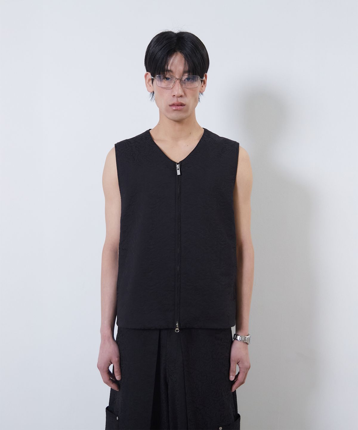 떼마(THEMA) flower jacquard belted vest_man (black)