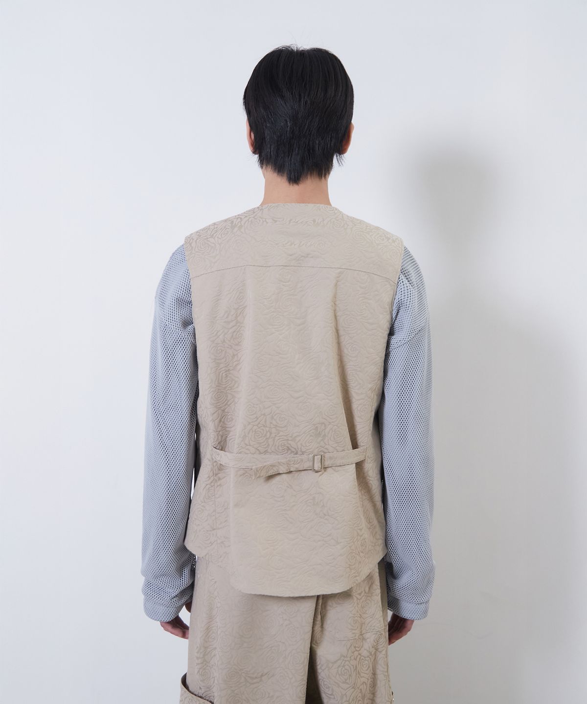 떼마(THEMA) flower jacquard belted vest_man (beige)