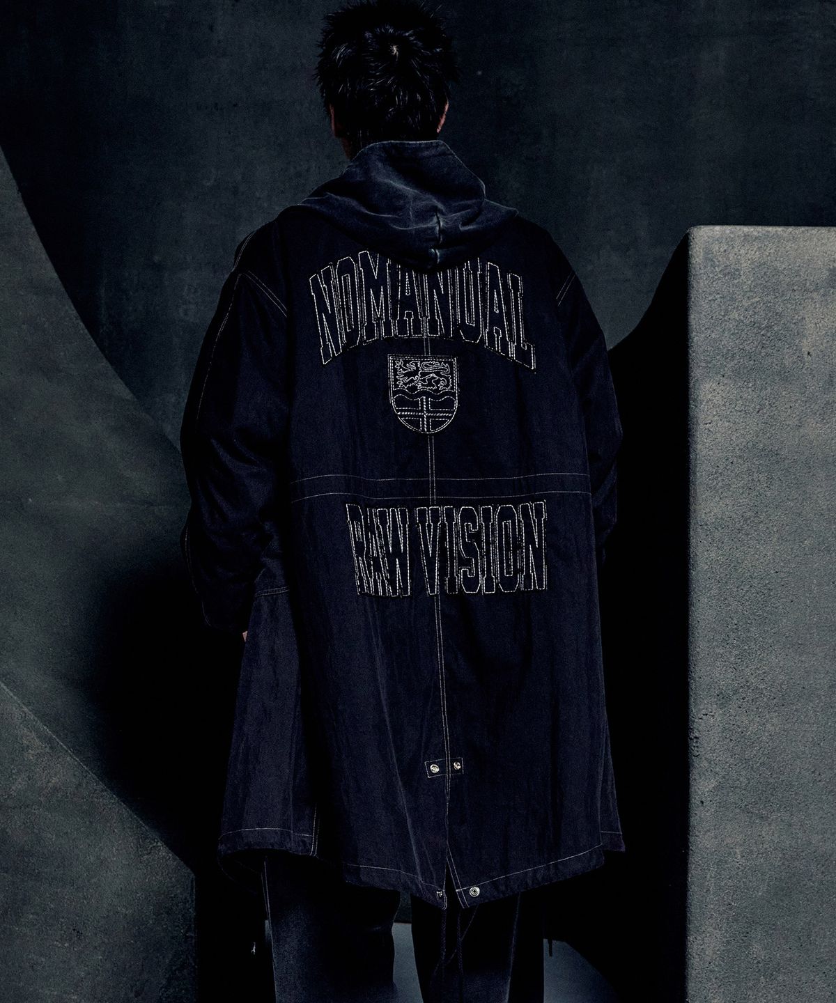 노매뉴얼(NOMANUAL) PATCHED EMBLEM PARKA - WASHED BLACK
