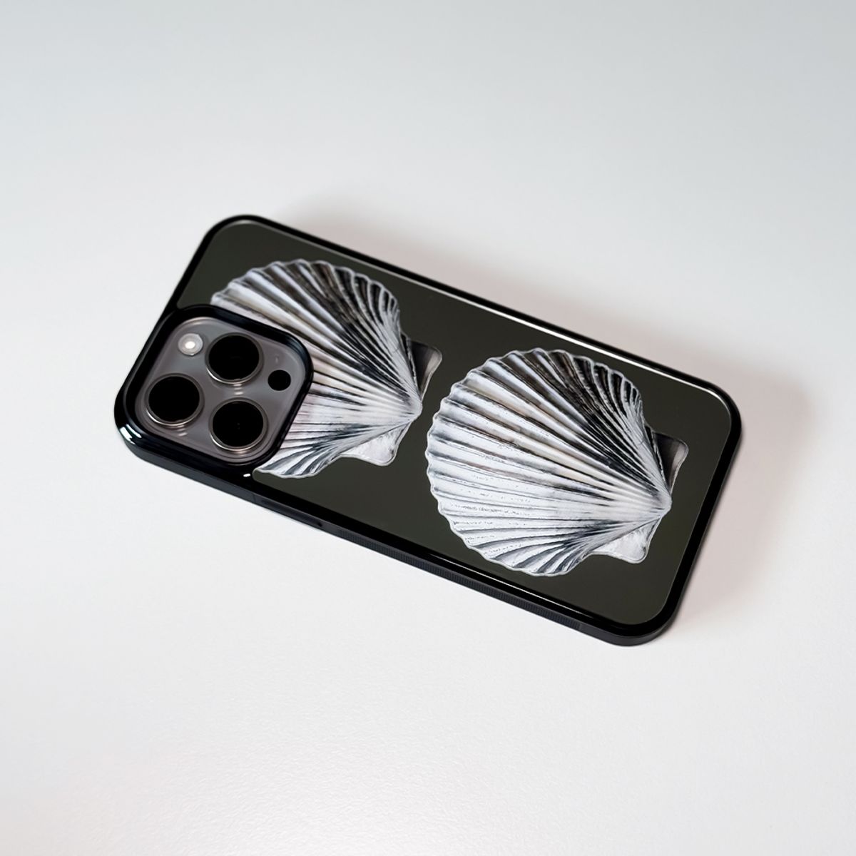 메모리즈바운더리(MEMORIESBOUNDARY) NTA Silverborn Scalla Bumper Mirror Phone Case (MagSafe)