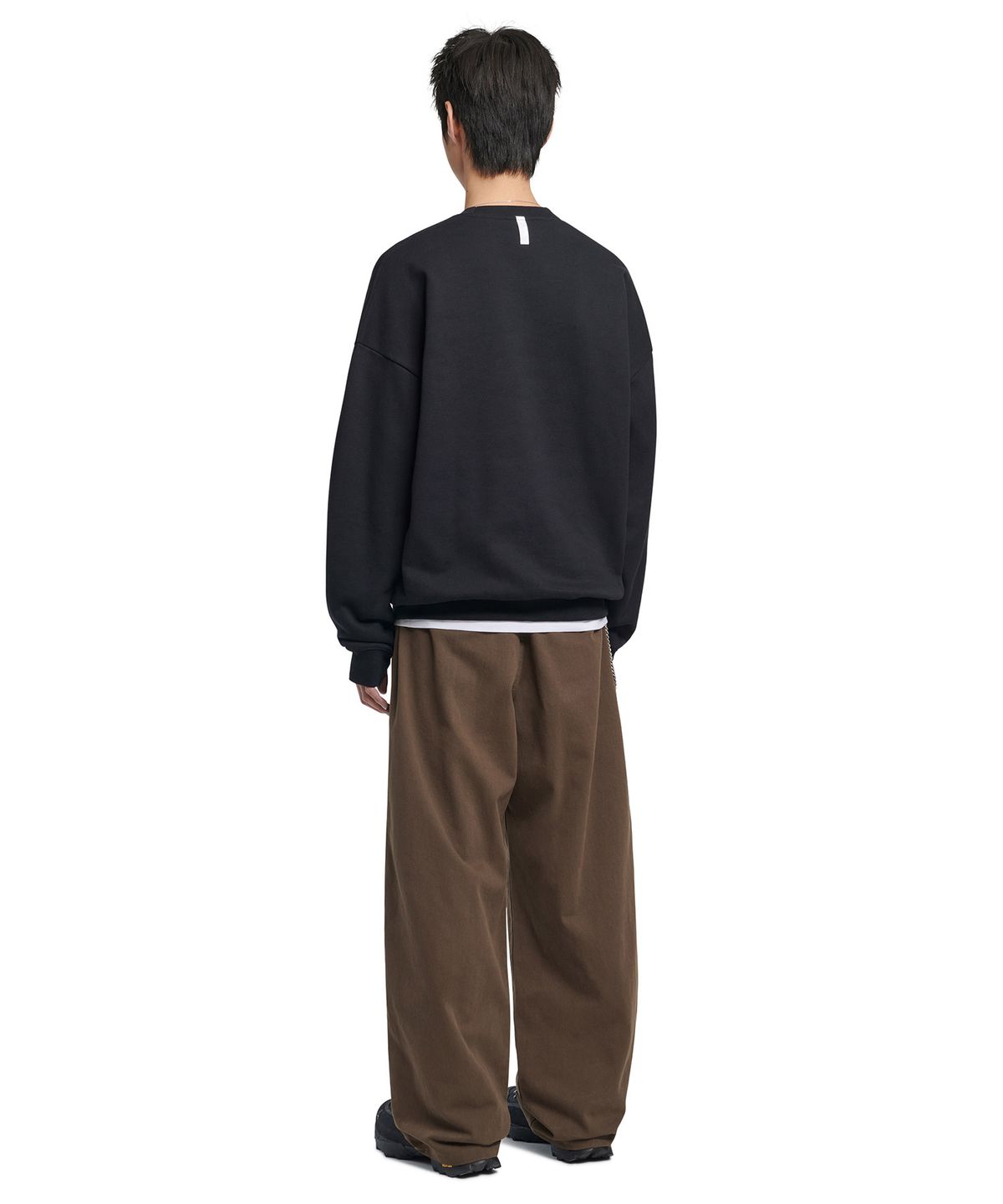 노매뉴얼(NOMANUAL) R.V LOGO SWEATSHIRT - BLACK
