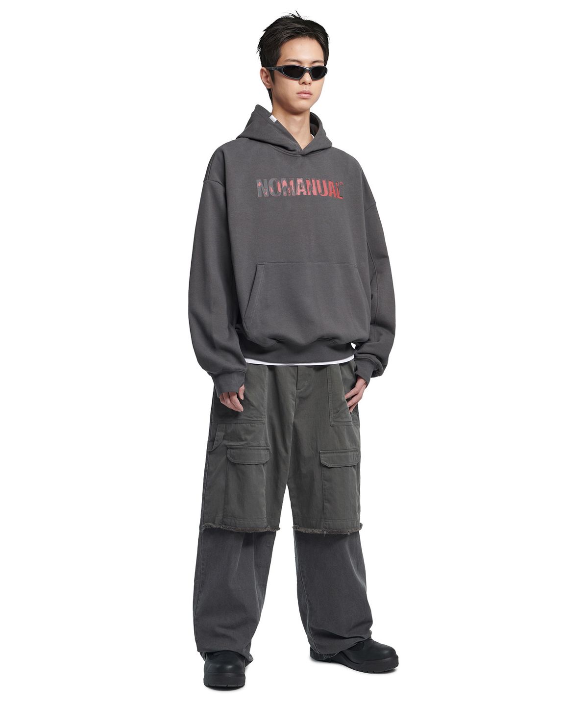 노매뉴얼(NOMANUAL) STAMPED LOGO HOODIE - CHARCOAL