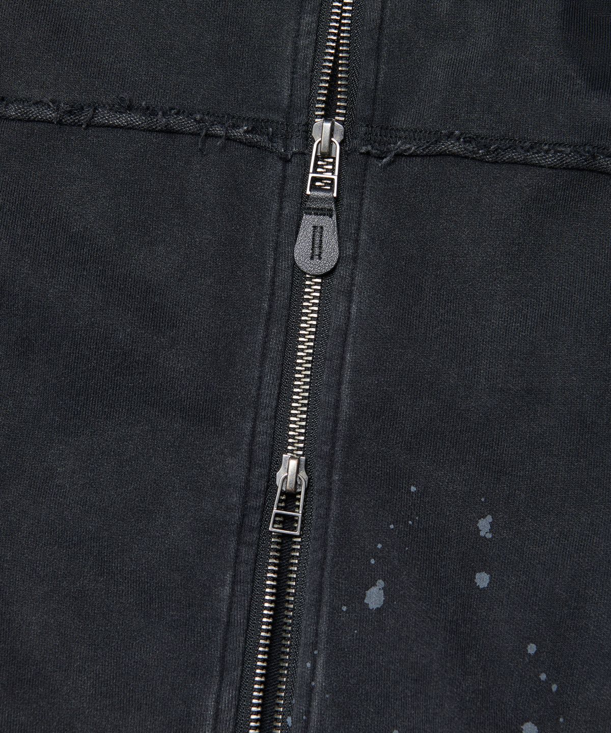 노매뉴얼(NOMANUAL) DETACHED PATCH HOODED ZIP-UP - WASHED BLACK