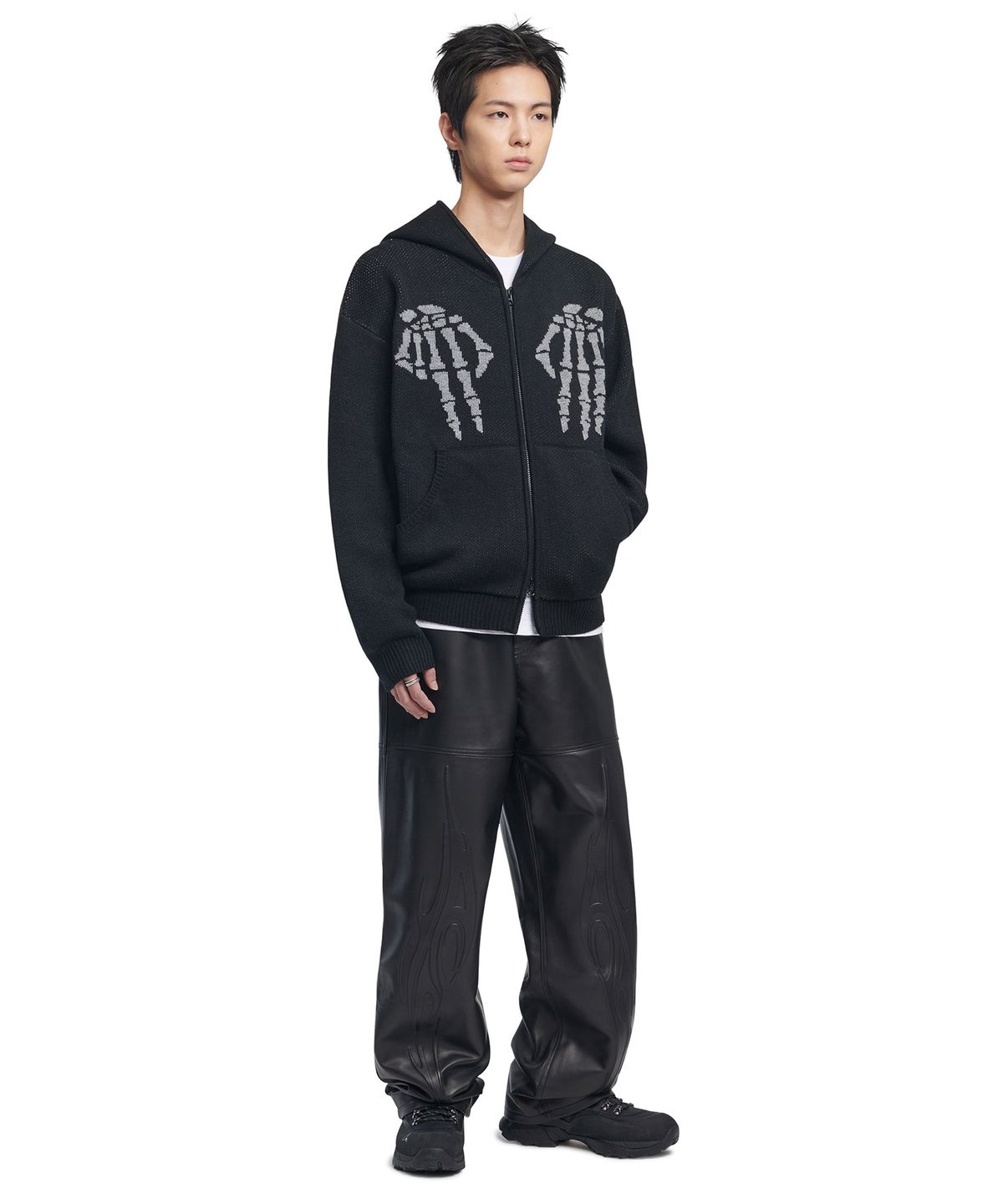 노매뉴얼(NOMANUAL) NM SKULL HAND COWICHAN HOODED ZIP-UP - BLACK
