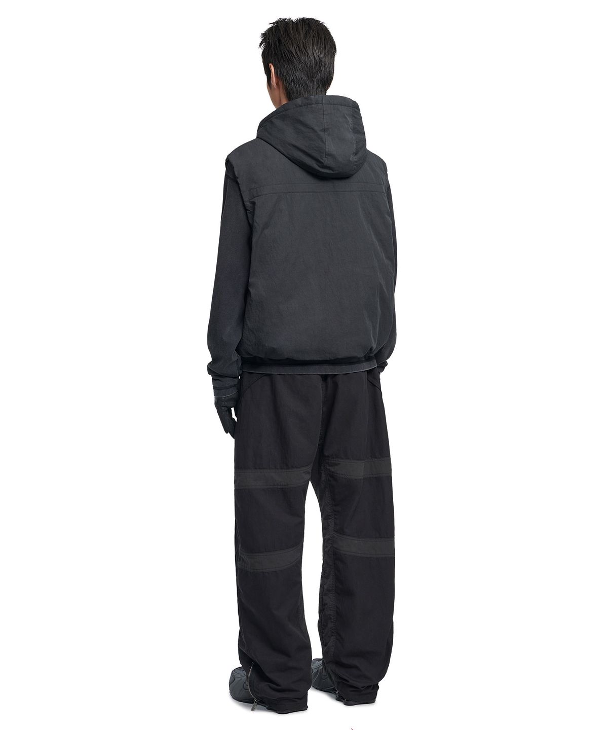 노매뉴얼(NOMANUAL) DETACHABLE HOODED VEST - BLACK