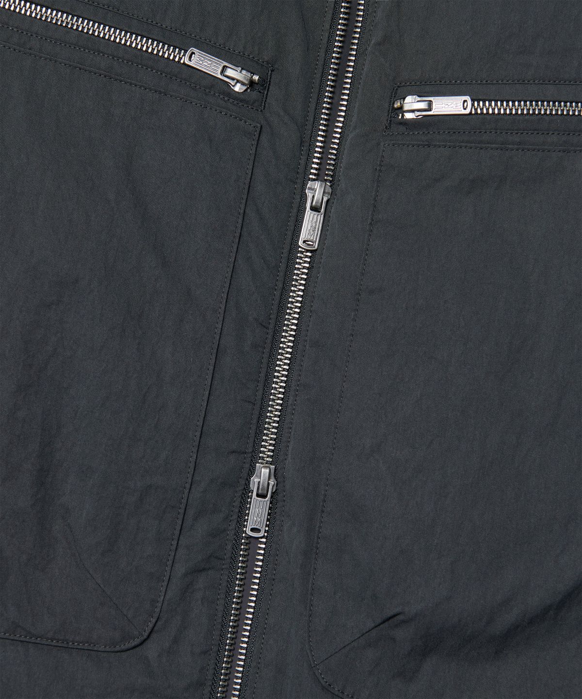 노매뉴얼(NOMANUAL) DETACHABLE HOODED VEST - BLACK