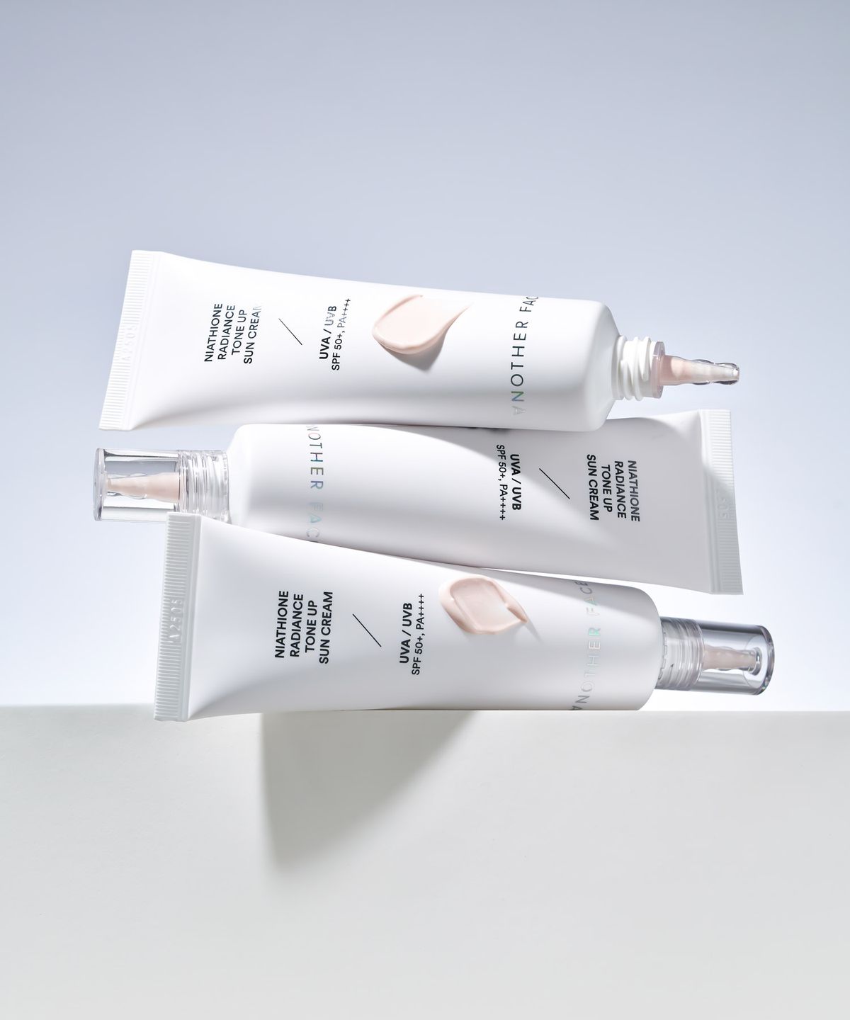 어나더페이스(ANOTHERFACE) 나이아치온 빛 톤 업 선크림 SPF50+/PA++++ 50ml (+샘플키트 증정)