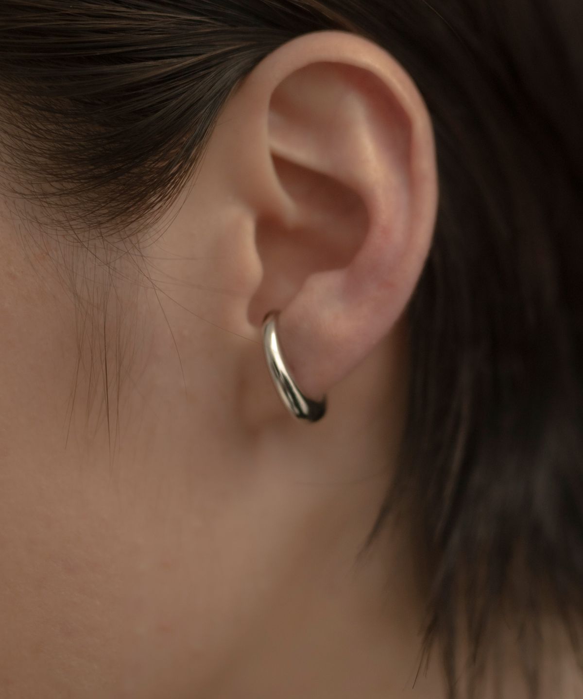 노비스도쿄(NOVICE TOKYO) 미니 드롭 행 이어커프 Mini Drop Hang Ear Cuff silver