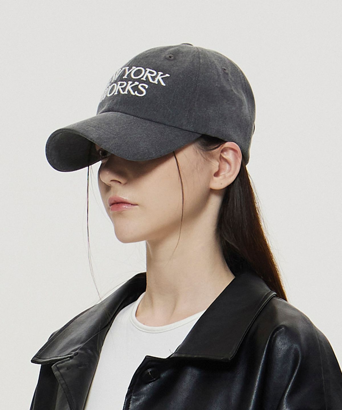 뉴욕웍스(NEWYORKWORKS) 시그니처 로고 볼캡_차콜