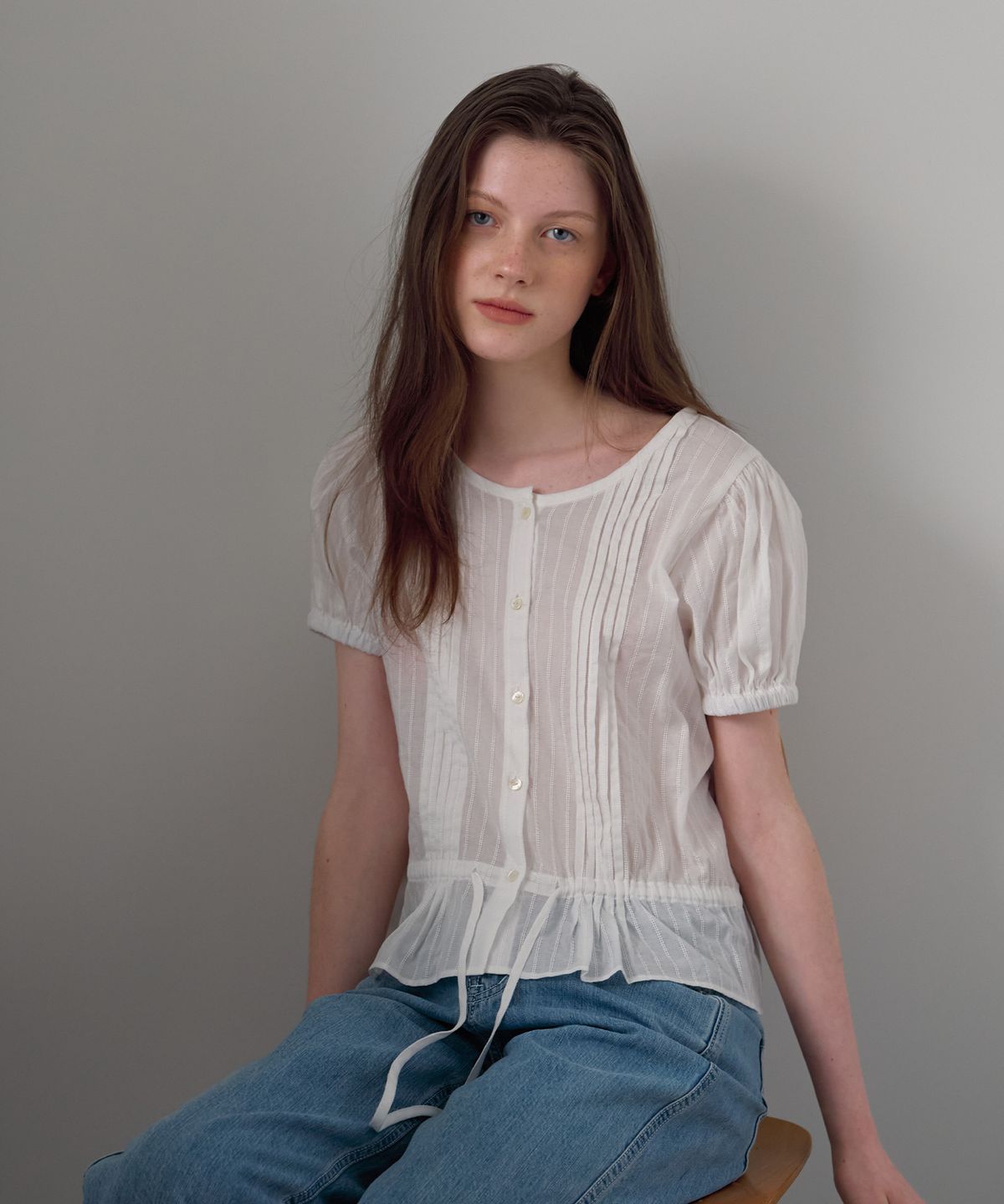 벗튼(BUT'TON) [10차]Doby Pleats Blouse (Ivory)