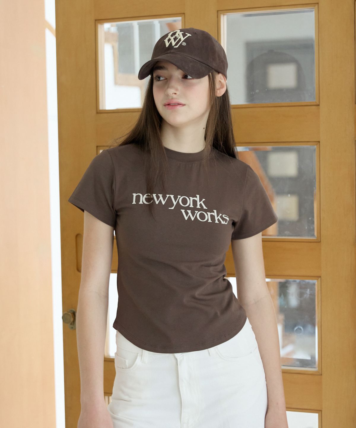 뉴욕웍스(NEWYORKWORKS) 프린팅 우먼핏 티셔츠_ 브라운