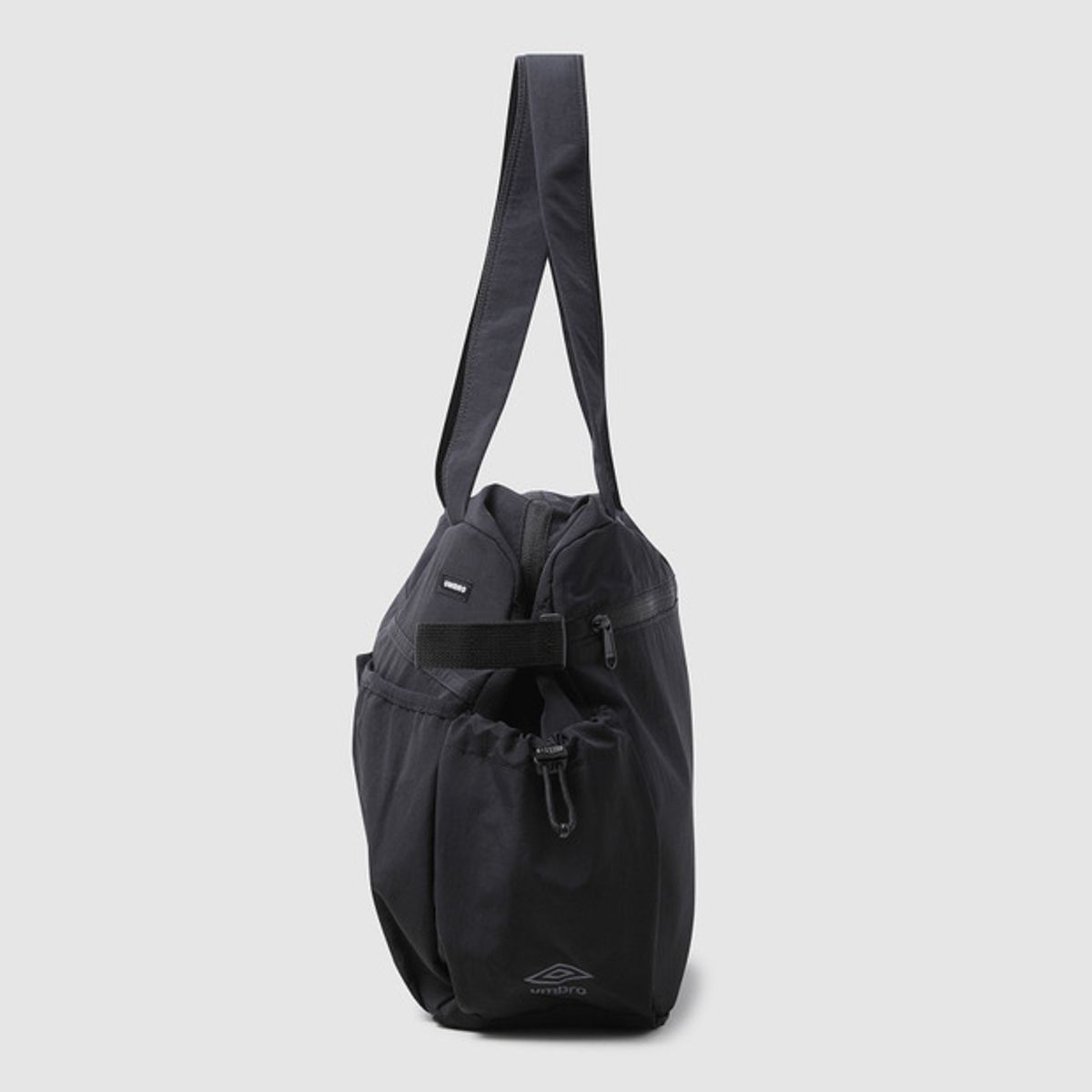 엄브로(UMBRO) 슬랜트 엑스트라 숄더백 블랙(UQ323CBG94)