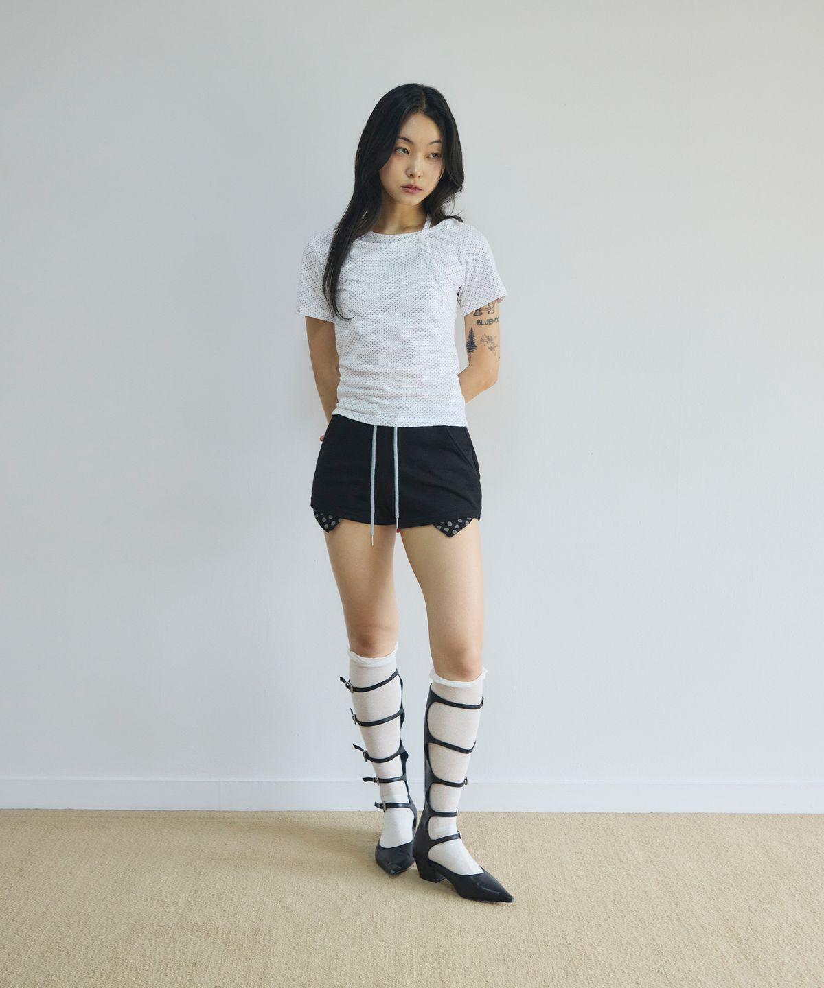 슬릭글로우(SLEEKGLOW) 로고 도트 숏 팬츠[블랙]