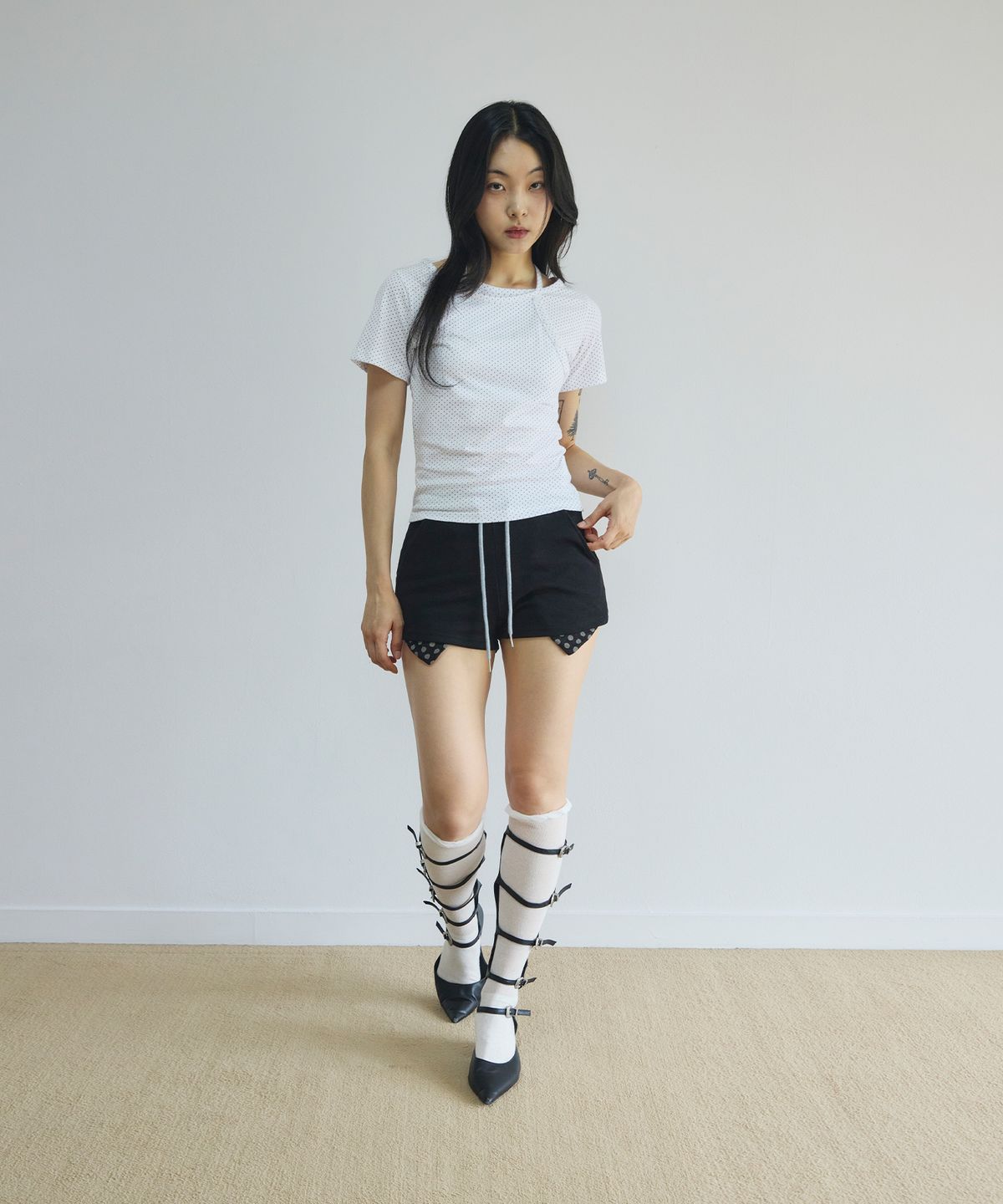 슬릭글로우(SLEEKGLOW) 로고 도트 숏 팬츠[블랙]