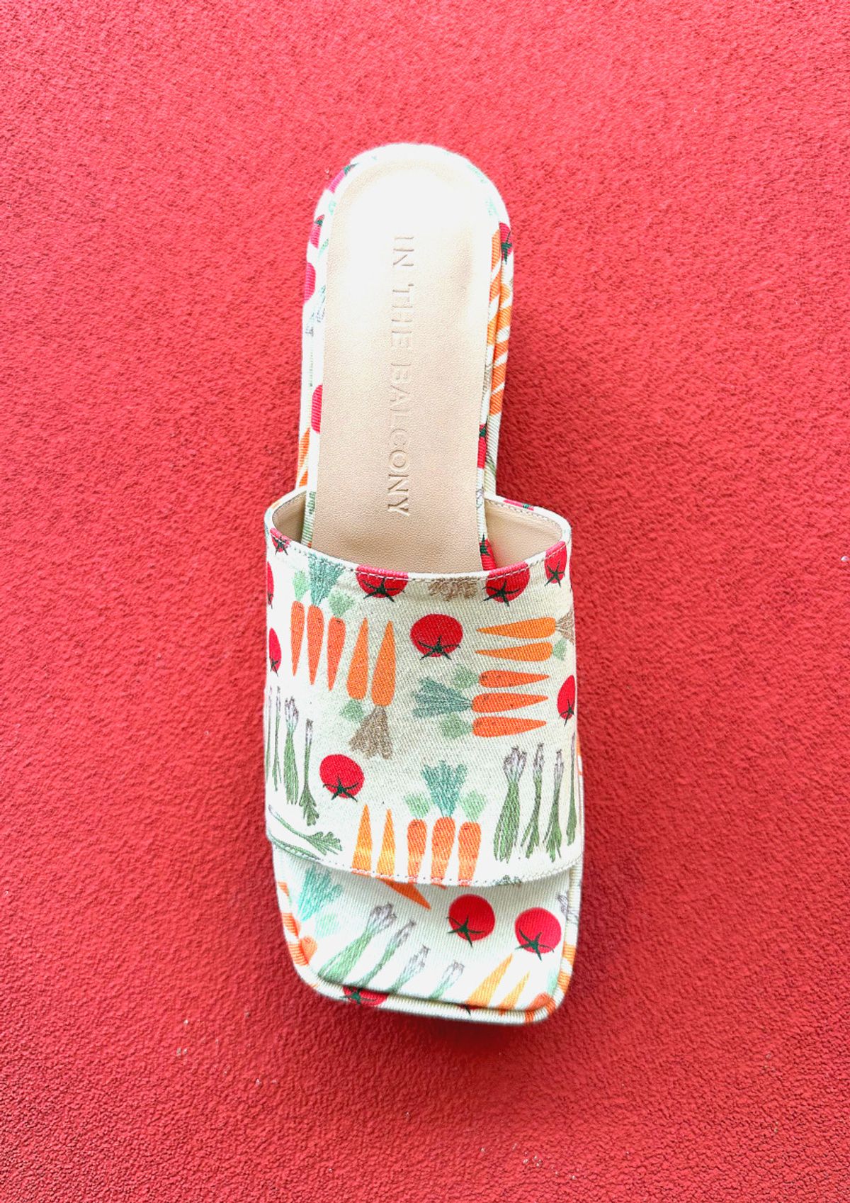 인더발코니(IN THE BALCONY) 블러썸 버즈 베지터블 팜 플랫폼 샌들 슬리퍼 5.5cm