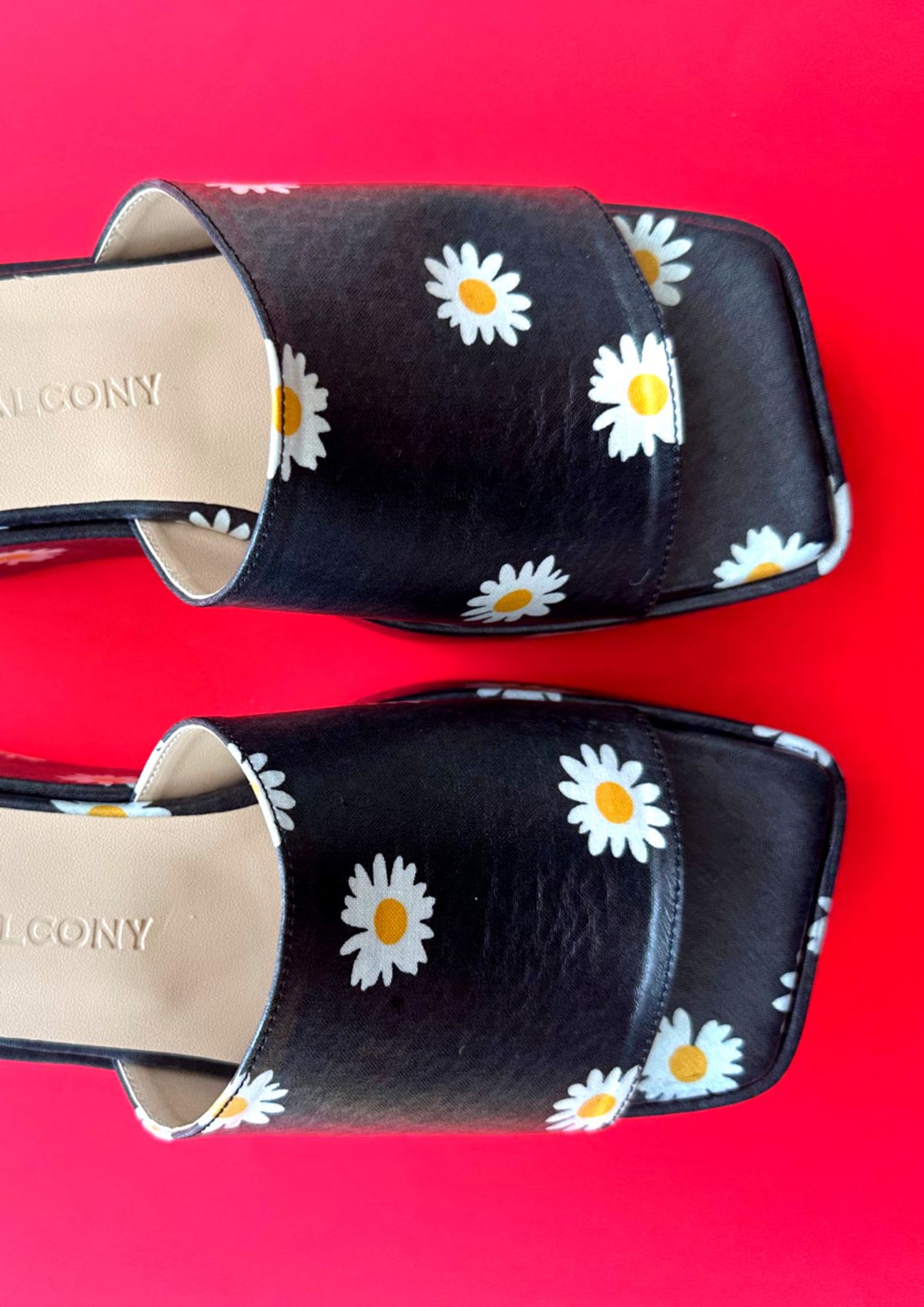 인더발코니(IN THE BALCONY) 블러썸 버즈 플랫폼 데이지  샌들 슬리퍼 5.5cm