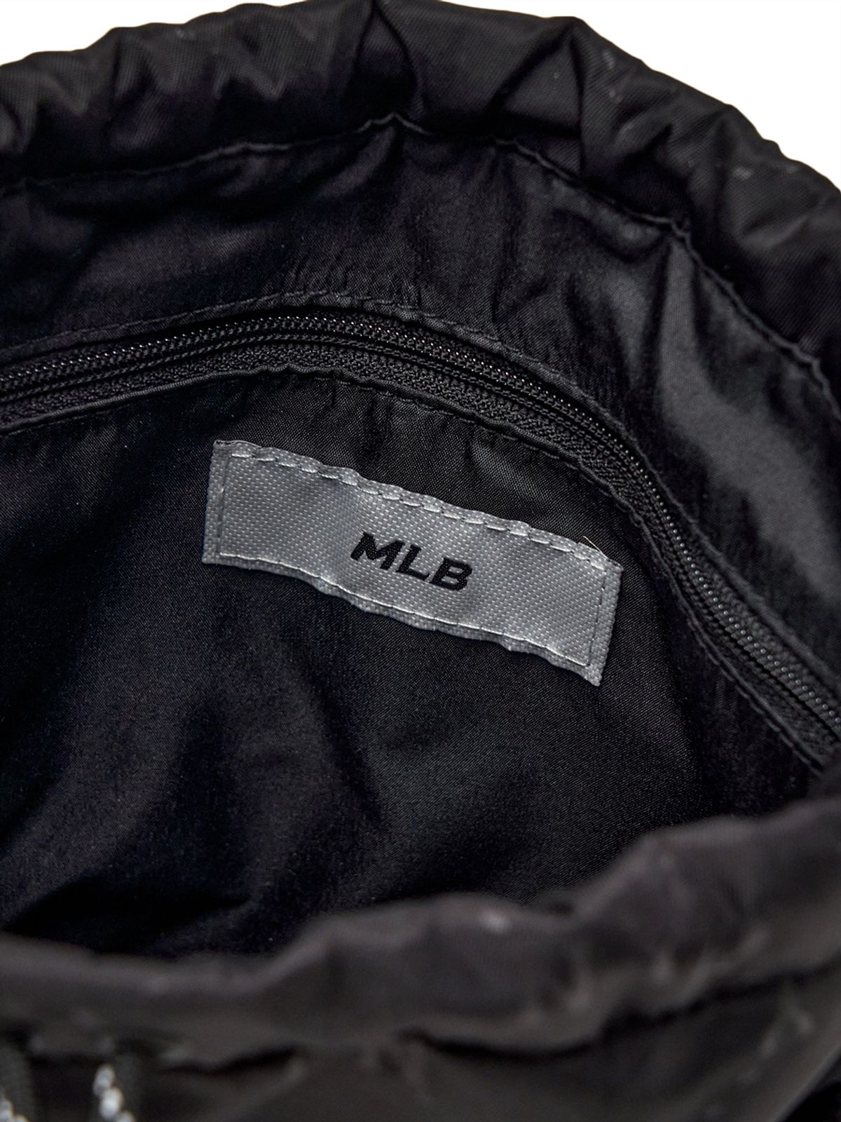 엠엘비(MLB) 다이아 모노그램 스포티브 미니 크로스백 NY (Black)