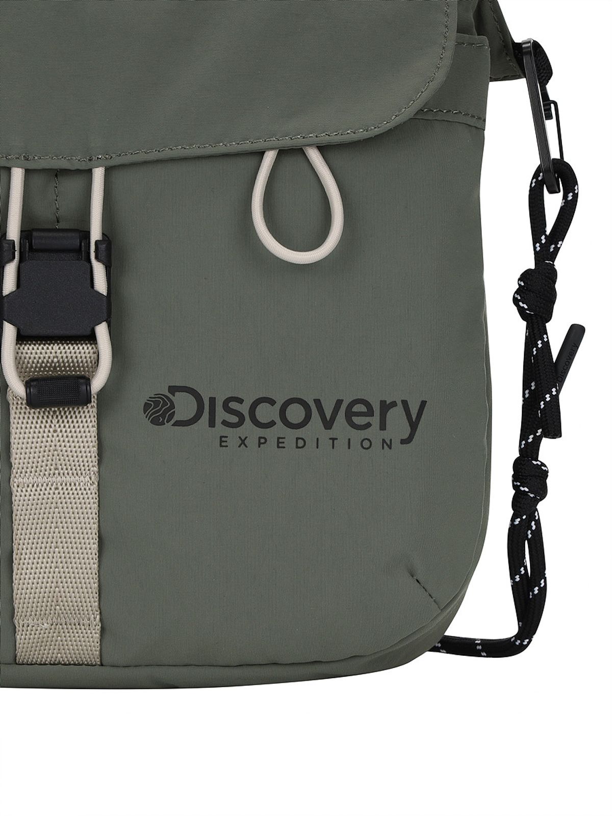디스커버리 익스페디션(DISCOVERY EXPEDITION) 리프트 로프스트랩 플랩 크로스백 (D.KHAKI)