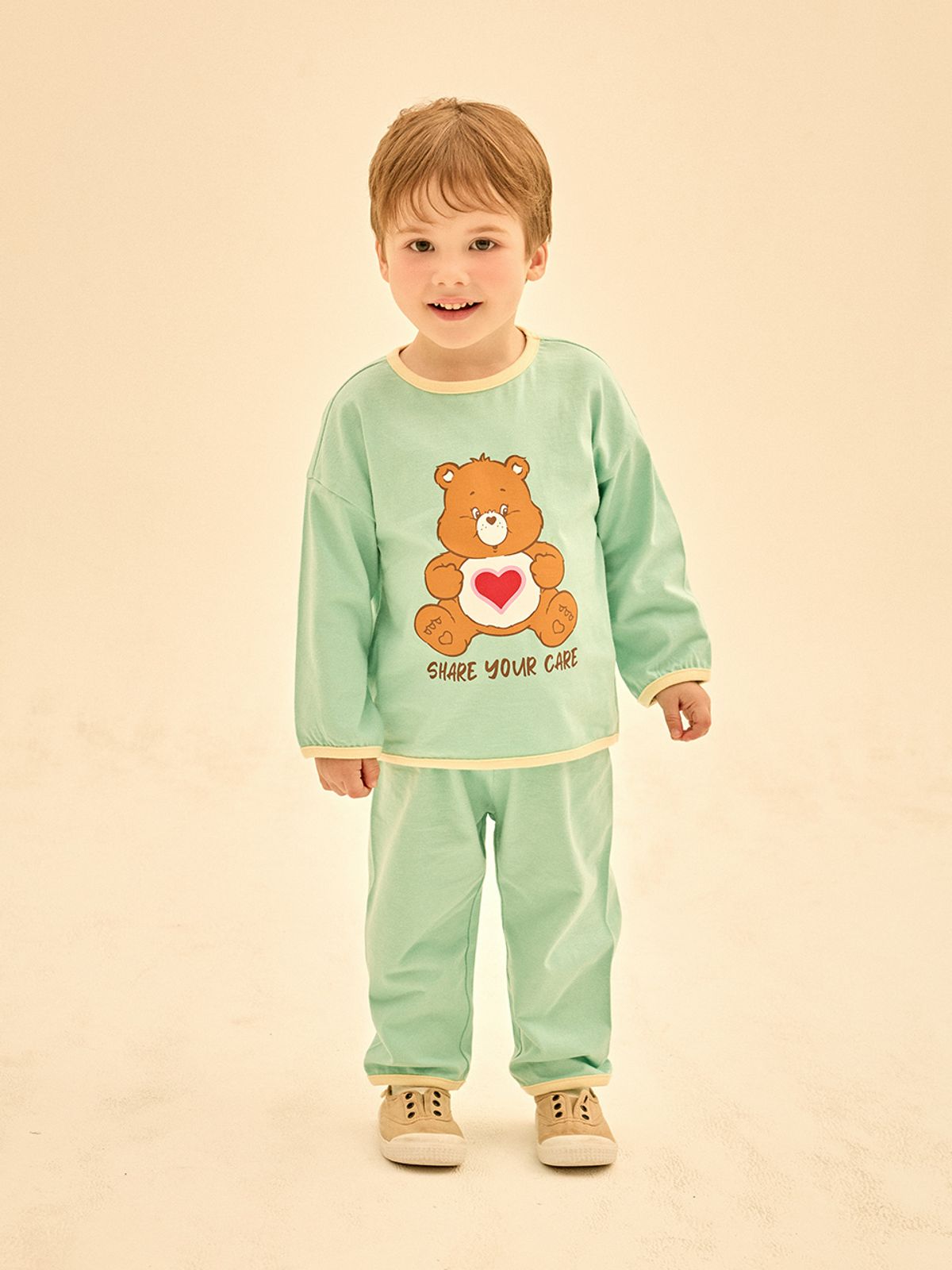 케어베어(CAREBEARS) 쉐어유어케어 배색 루즈핏 상하복
