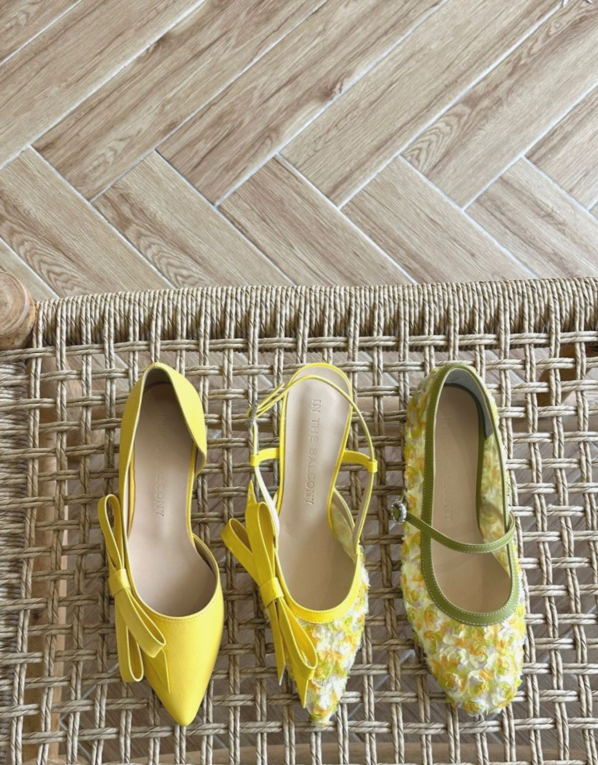 인더발코니(IN THE BALCONY) 아이비베스 플라워 리본 디테일 슬링백 펌프스 6cm