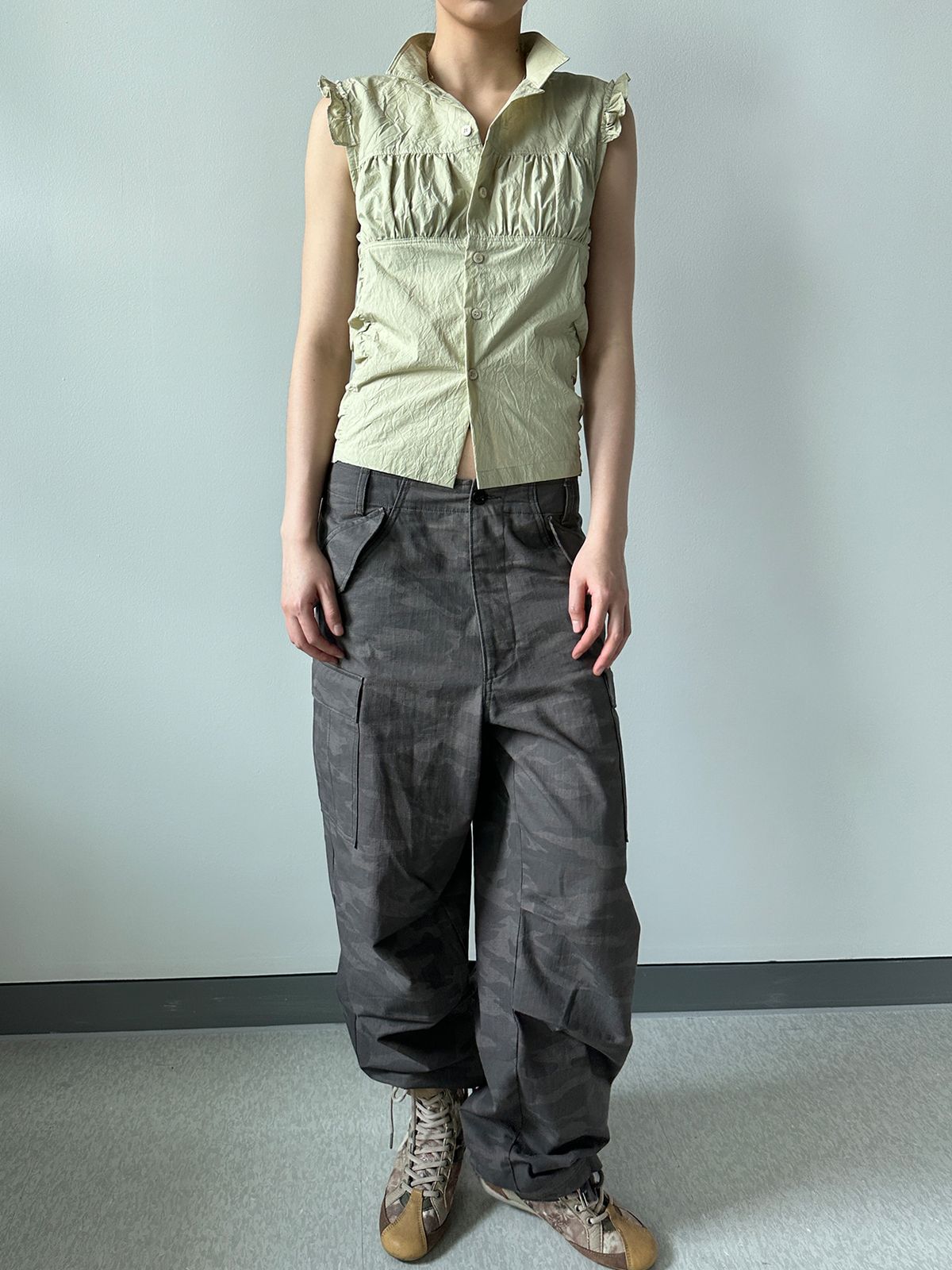 리게(RIGHE) FRILL SHIRT TOP MUSTARD
