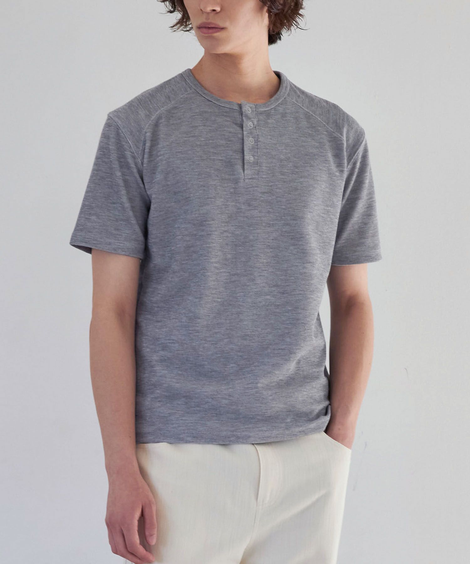 MUSINSA公式 | SENTAIR Contour Henley Neck Half T-Shirt _Grey