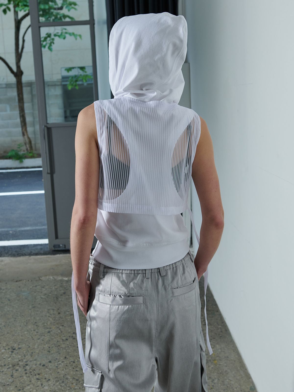 리게(RIGHE) LAYERED HOODIE VEST_MESH WHITE