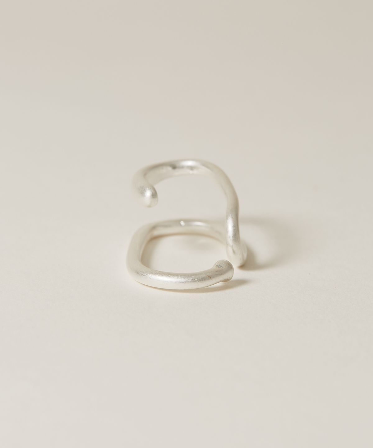 노비스도쿄(NOVICE TOKYO) 더블 라인 안테나 이어커프 Double Line Antenna Ear Cuff / silver